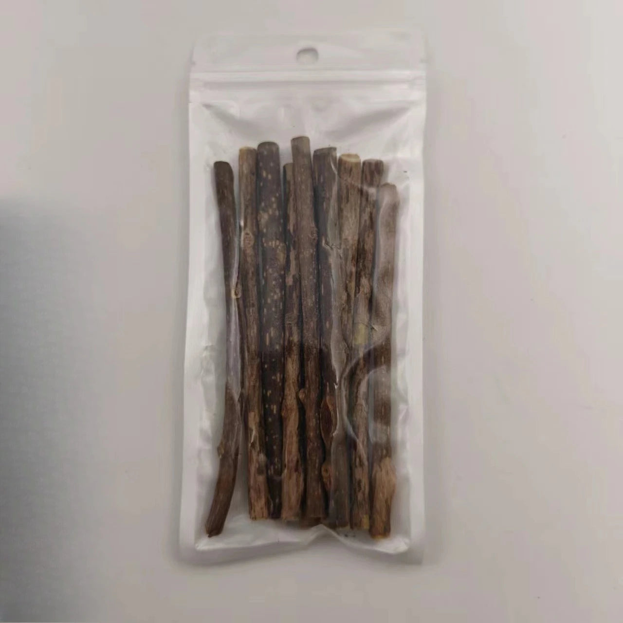 Kitten Supplies Natural Herbal Cat Chews Natural Grass Chew Sticks for Cats Chat Accessories Cat Oral Cleaning Stick Catnip Toys